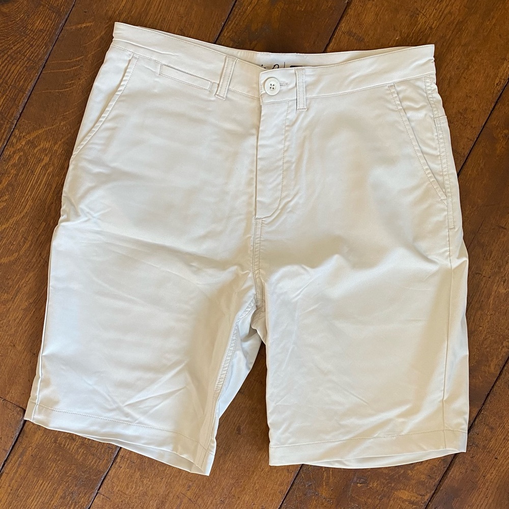 johnnie-O Men’s Light Khaki Performance Mulligan Shorts PREP-Formance Size 33